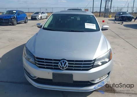 2015 Volkswagen Passat 3.6L V6 Sel Premium z USA, uszkodzony, nr VIN 1VWCM7A34FC012871